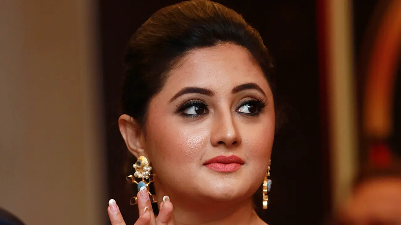 [Bintang] Rashami Desai