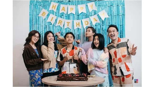 Dikabarkan Berpacaran, Ini 6 Potret Kedekatan Betrand Peto dan Anneth Delliecia