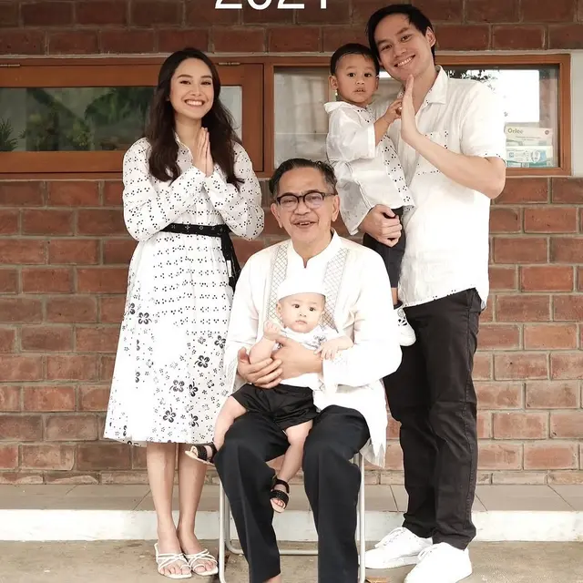 6 Potret Kenangan Merdianti Octavia dan Ray Sahetapy, Ayah Mertua Sosok Penuh Kasih Sayang
