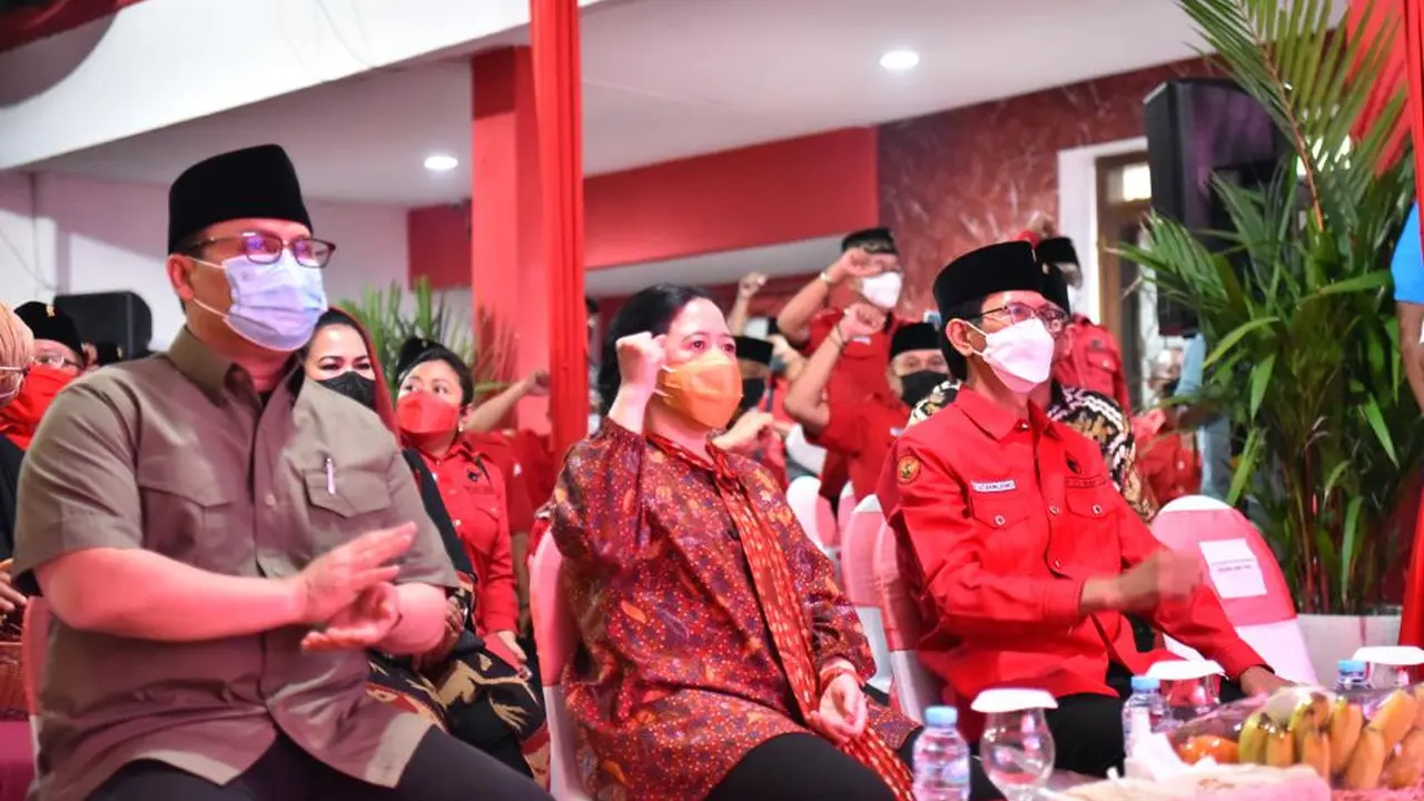 Puan Maharani mendatangi kantor DPC PDIP Kota Surabaya. (Dian Kurniawan/Liputan6.com)