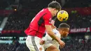 <p>Sesaat sebelum jeda, Garnacho kembali membuang peluang emas. Sudah berhadapan dengan Kaminski, Garnacho terlalu lama untuk melepaskan tendangan dan memilih melewati sang kiper. Tapi keputusan ini justru salah. Bola jadi bisa diadang pemain bertahan Luton. Skor kacamata pun bertahan sampai jeda. (AP Photo/Jon Super)</p>