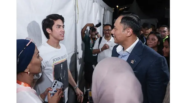 6 Momen Agus Yudhoyono dan putrinya nonton konser Sheila On 7, potretnya bareng Duta bikin salfok