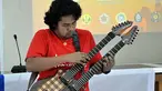 Balawan memeriahkan acara pembukaan SCTV Goes Campus Yogyakarta di Kampus Fisipol Universitas Gajahmada (15/3).(Foto: Agung Binarko)