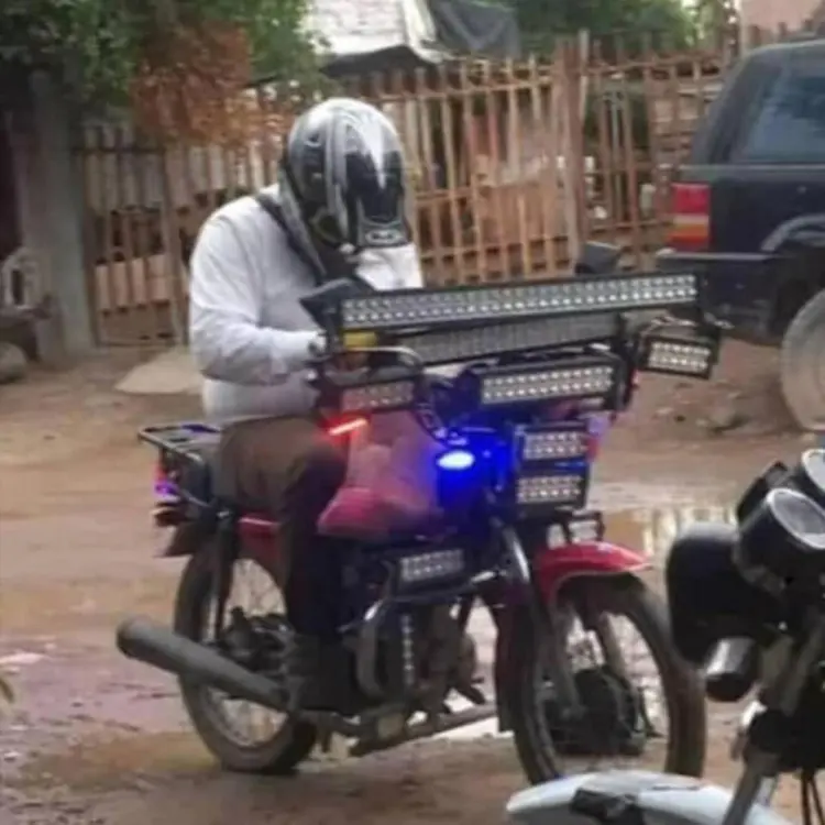 Modifikasi nyeleneh lampu motor (Ist)