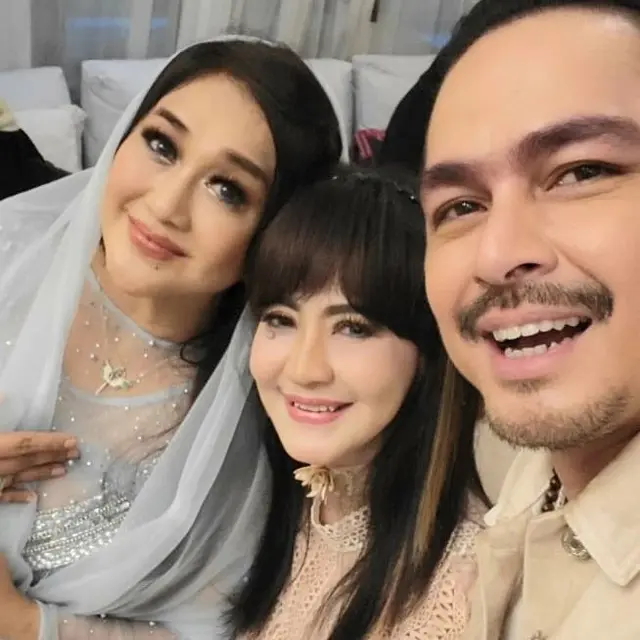 Paramitha Rusady menggelar pesta ulang tahun ke-56 (Foto: Instagram @itadyahpurnamasari)
