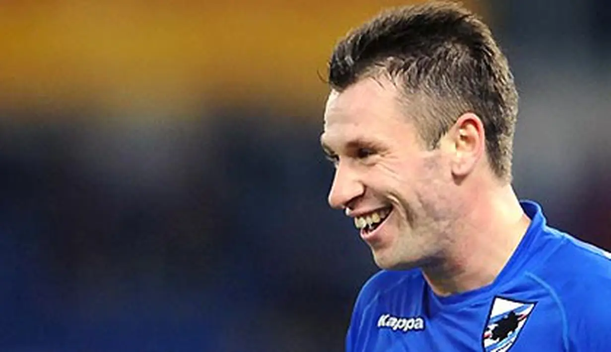 Sampdoria's forward Antonio Cassano smiles during an Italian serie A match AS Roma vs Sampdoria at Olympic stadium in Rome on January 14, 2009. AFP PHOTO/ALBERTO PIZZOLI
