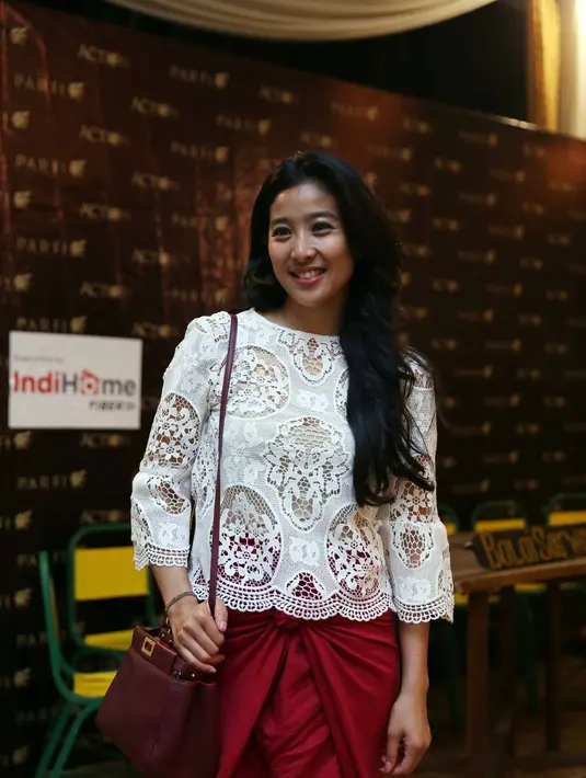 Beberapa kali, ia juga disemprot oleh pemilik puisi tersebut. Dibutuhkan penjiwaan agar pesannya sampai dalam menyampaikan bait demi bait puisi karya Radhar Panca Dhana tersebut. (Nurwahyunan/Bintang.com)