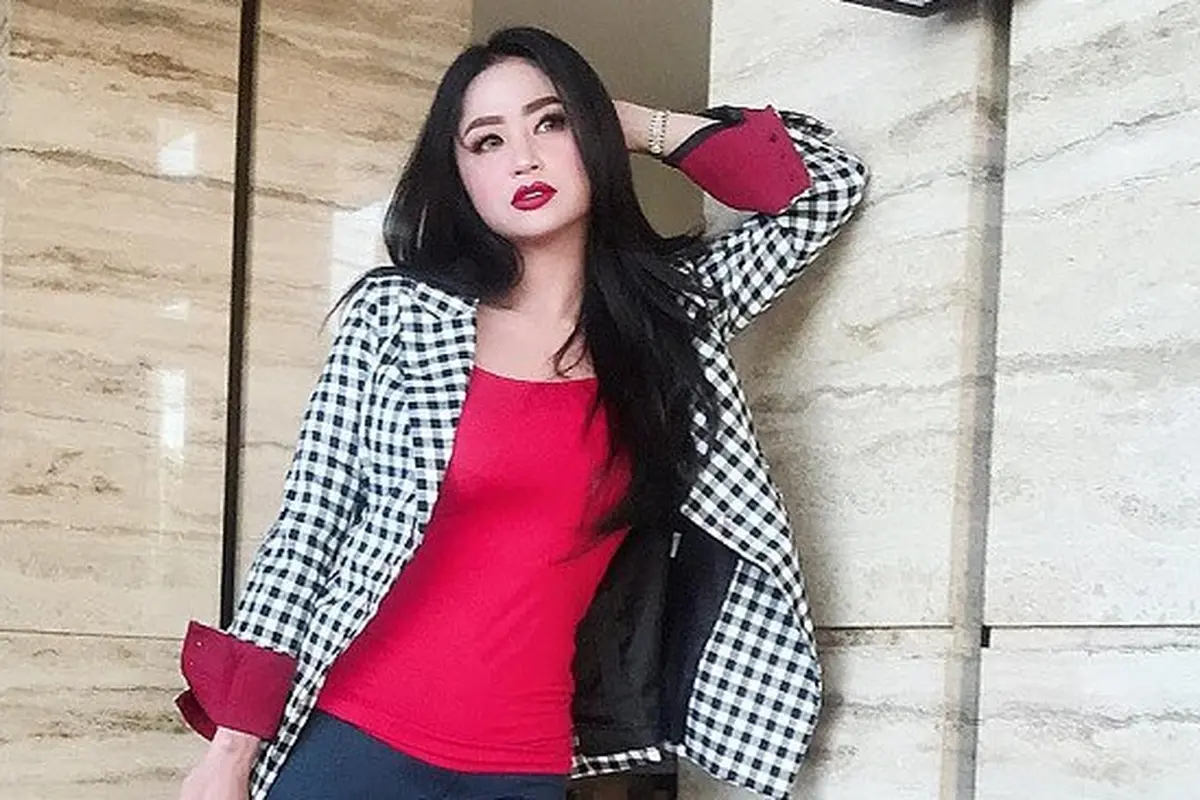 Dewi Perssik