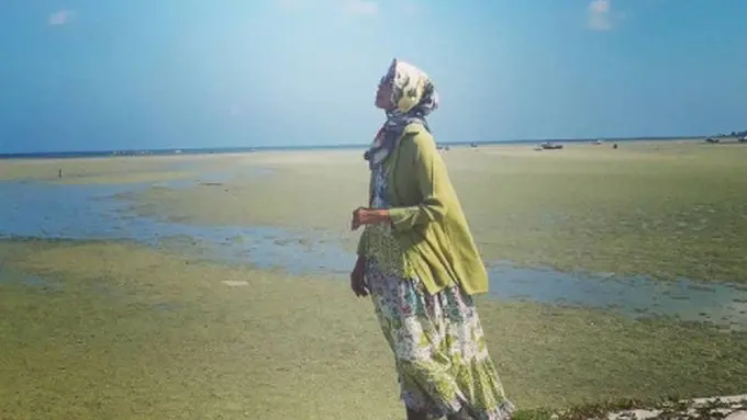 Kirana Kejora Luncurkan Novel Renjana Biru di Morotai