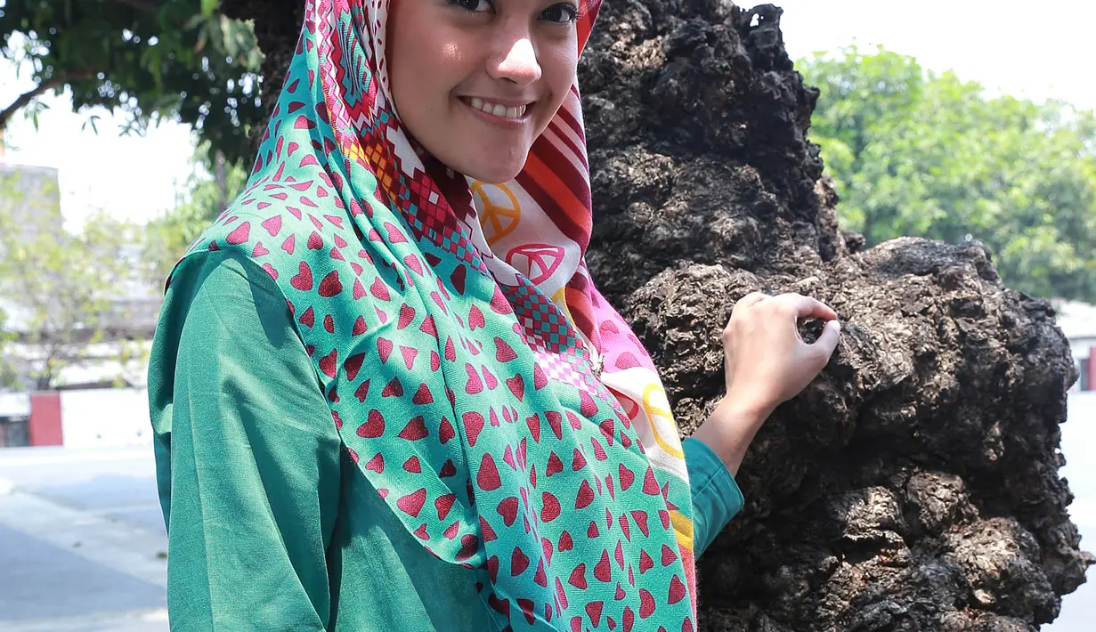 Adhitya Putri beradu akting dengan Dewi Sandra dalam film yang diangkat dari novel karya Aguk Irawan berjudul ‘Air Mata Tuhan’ ini. (Galih W. Satria/Bintang.com)