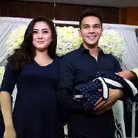 Foto Jonathan Frizzy gelar preskon Kelahiran Anak ke-3 (Deki Prayoga/bintang.com)