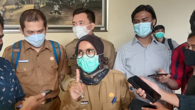 Bupati Lebak, Iti Octavia Jayabaya, Berencana Buka Destinasi Wisata Sesuai Standar CHSE. (Senin, 29/03/2021). (Liputan6.com/Yandhi Deslatama).