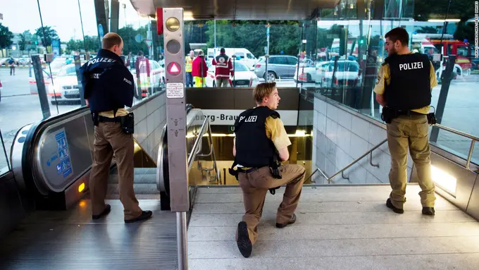 [Bintang] Beredar Rekaman Kepanikan Saat Penembakan Munich