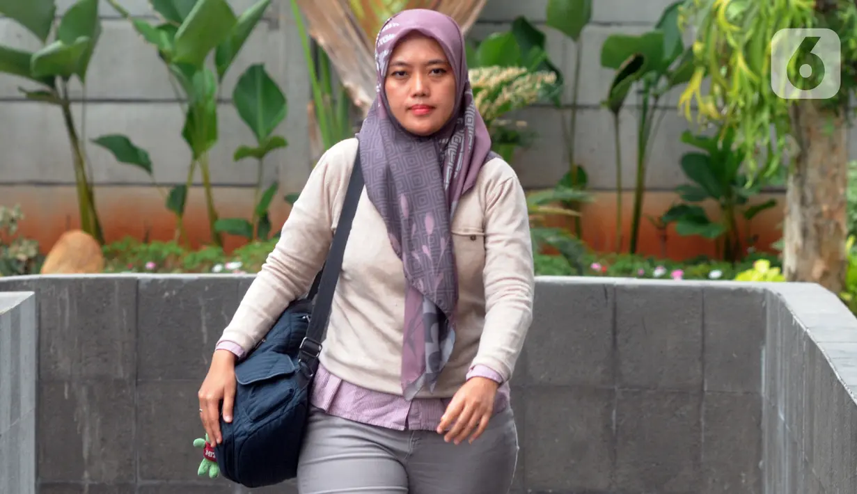 Wakil Gubernur Lampung, Chusnunia Chalim (Nunik) memenuhi panggilan penyidik KPK di Jakarta, Selasa (26/11/2019).  Pemeriksaan terhadap Chusnunia untuk melengkapi berkas perkara tersangka Direktur dan Komisaris PR Sharleen Raya (JECO Group) Hong Arta John Alfred (HA).  (merdeka.com/Dwi Narwoko)