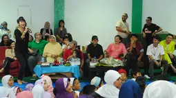 Acara tersebut sebagai ungkapan rasa syukur karena sinetron ABG Jadi Manten telah memasuki episode yang ke 150 pada Senin (4/8/14) lalu. (Liputan6.com/Andrian M Tunay)