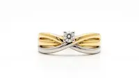 7 Model Cincin Emas Minimalis Dua Warna yang Tampak Mewah Meski Simpel, Kini Tren di 2026