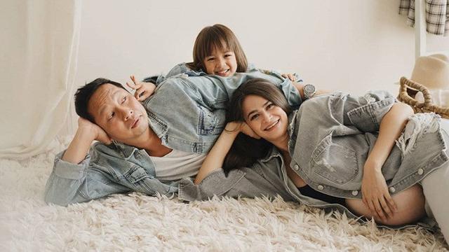 6 Potret Sabai Morscheck saat Lakukan Maternity Shoot, Tampil Menawan