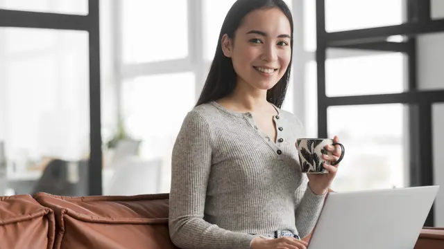 wanita september gaji tak seberapa