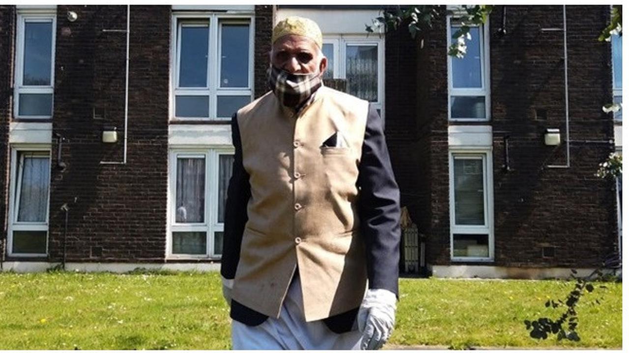 Sambil Puasa, Pria Berusia 100 Tahun Ini Berjalan di Taman untuk Galang Dana Corona