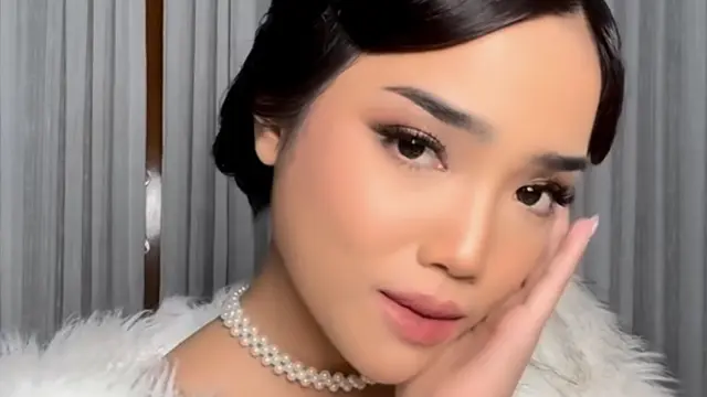 Fuji an saat hadir di ulang tahun teman. [@fuji_an]