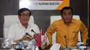 Menteri Hukum dan HAM Yasonna H Laoly (kiri) bersama Sekjen Partai Hanura Sarifuddin Sudding saat penyerahan susunan kepengurusan Partai Hanura yang baru, di Ruang Fraksi Partai Hanura, di Senayan, Jakarta, Kamis (19/1). (Liputan6.com/JohanTallo)