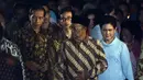 Rombongan calon penganten pria tiba di lokasi pada pukul 19.00, setelah berjalan kaki dari rumah Presiden Jokowi. (Galih W. Satria/Bintang.com)