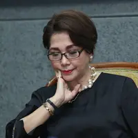 Tujuh tahun sudah aktor Sophan Sophian menginggal dunia. Banyak kenangan yang masih diingat Widyawati bersama mendiang suaminya sampai sekarang. (Andy Masela/Bintang.com)