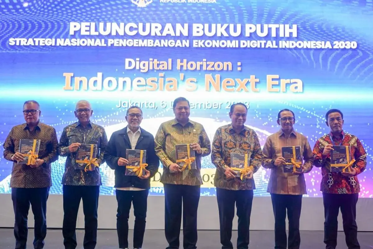Sebagai salah satu langkah dalam menavigasi arah transformasi ekonomi digital di Indonesia tersebut, Pemerintah meluncurkan Buku Putih Strategi Nasional Pengembangan Ekonomi Digital Indonesia 2030 di Jakarta, Rabu (6/12).