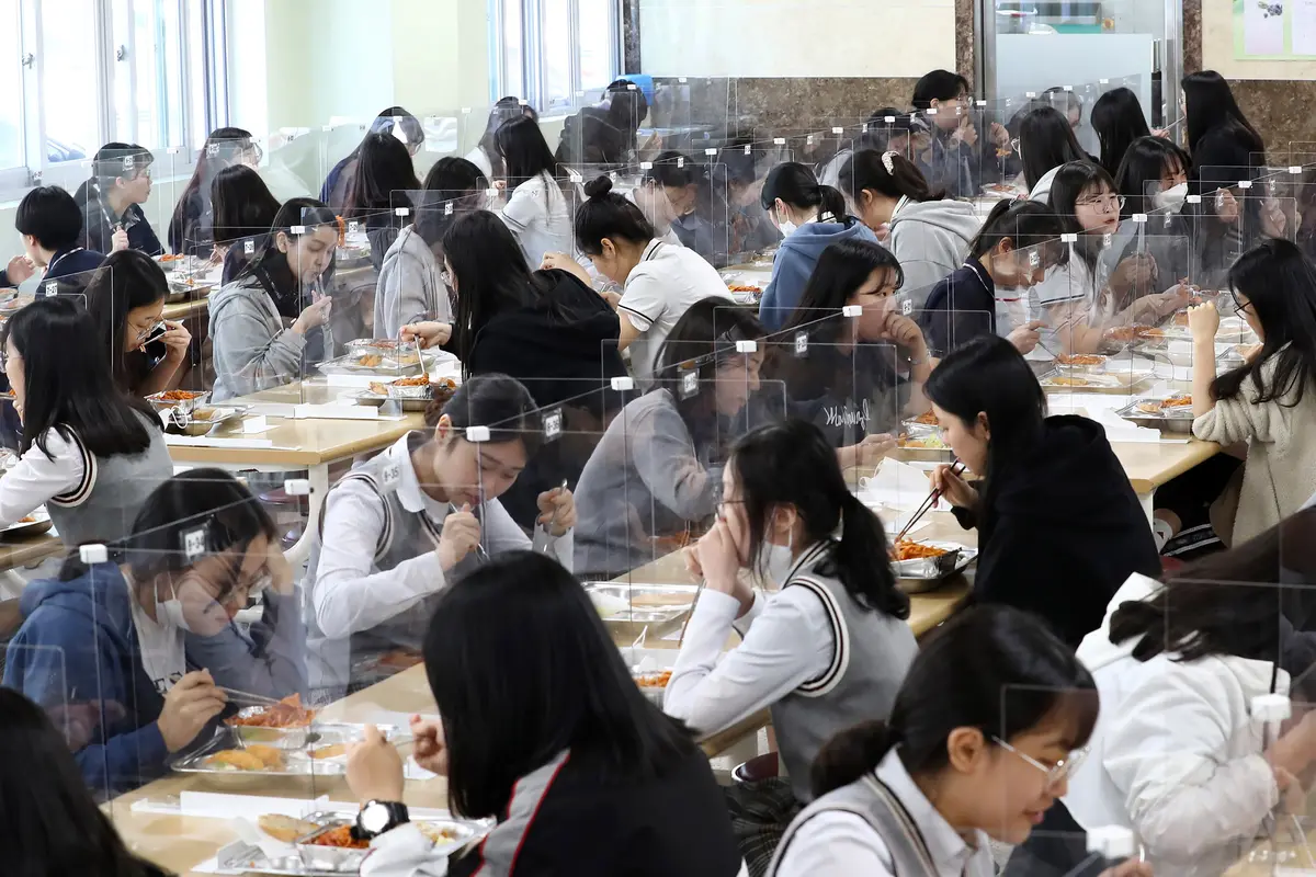 Rutinitas Baru Pelajar SMA di Korea Pasca Pandemi Covid-19