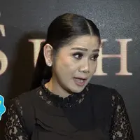 Vina Panduwinata tidak memaksa anaknya, Joedo Harvianto Kartiko (Vito) untuk segera menikah. 