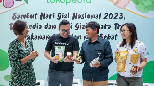 Para pembicara pada Hari Gizi Nasional 2023, Tokopedia dan Ahli Gizi Bicara Tren Makanan Kekinian nan Sehat.