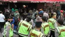 Pemprov DKI Jakarta bersama Polda Metro Jaya melakukan pembongkaran sebanyak 40 ruko di Kavling 36 Pasar Benhil, Jakarta, (29/8/2015). Pembongkaran dilakukan berdasarkan putusan PTUN Jakarta yang memenangkan PD Pasar Jaya. (Liputan6.com/Gempur M Surya)
