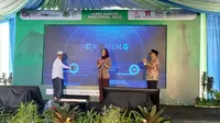 Anggota Dewan Komisioner OJK bidang Edukasi dan Perlindungan Konsumen Friderica Widyasari Dewi dalam Peringatan Hari Santri Nasional 2022 bertajuk Sakinah, di Pondok Pesantren Al-Munawwir Krapyak, Bantul, Yogyakarta.