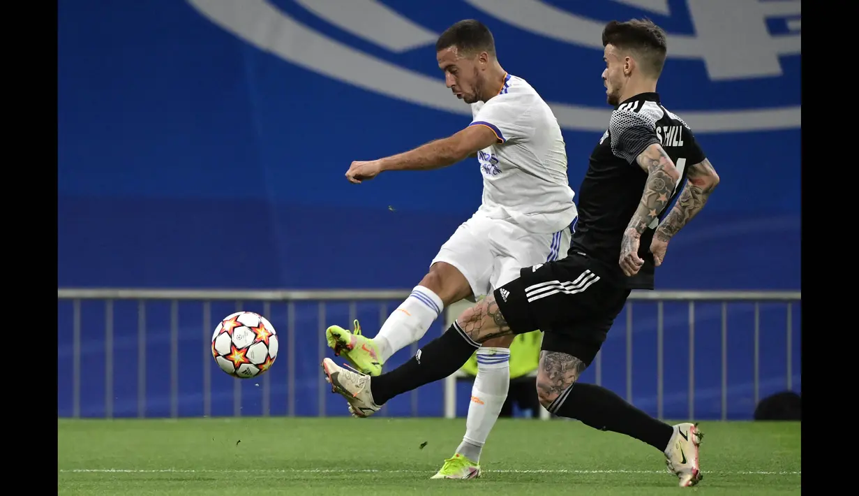 Gol ini mengubah tempo permainan. Madrid terus menggempur mulai menit ke-70. Pergantian pemain setelah gol membuat permainan Madrid jadi lebih berenergi. (AFP/Javier Soriano)