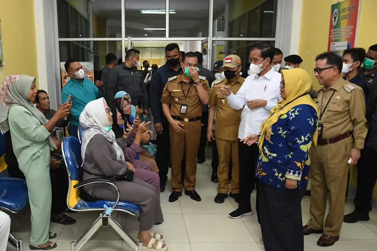 Presiden Joko Widodo atau Jokowi saat mengunjungi Rumah Sakit Umum Daerah (RSUD) Kepahiang, Kabupaten Kepahiang, Provinsi Bengkulu, Kamis (20/7/2023).