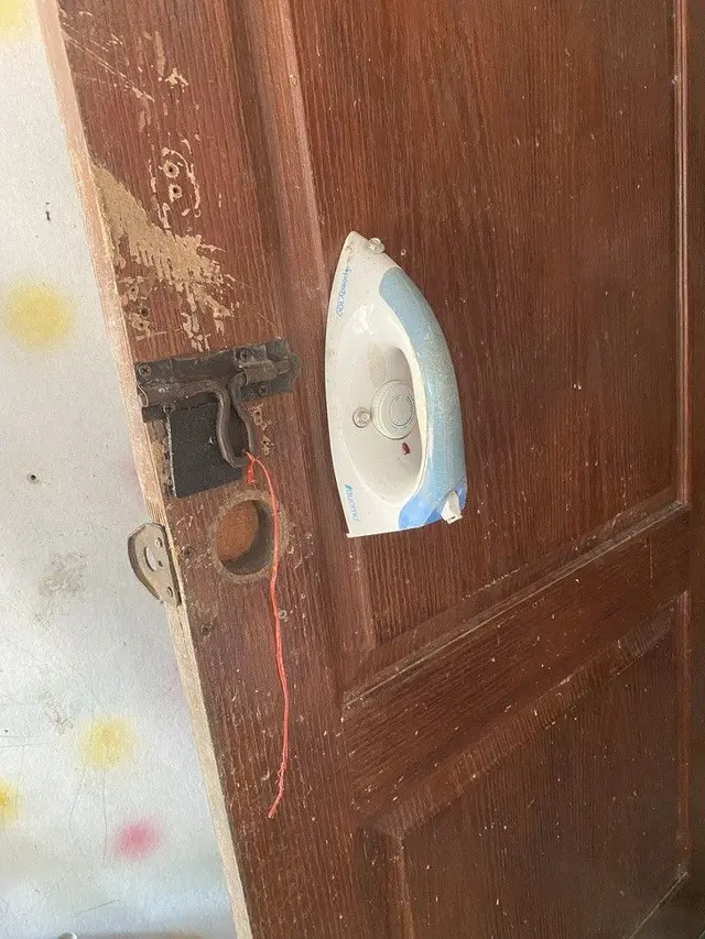 7 Potret Gagang Pintu dengan Bentuk Nyeleneh Ini Bikin Unik