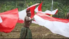 Danrem 174/Anim Ti Waninggap, Brigjen TNI Supartodi, mengatakan masyarakat di pemukiman Yakyu di Distrik Sota, Kabupaten Merauke, sempat diiming-imingi 15 mie instan, 15 kornet, dan kembang gula dari tentara Papua Nugini agar Bendera Merah Putih di lokasi