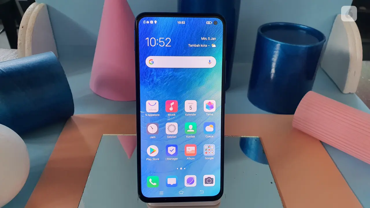 Tampilan depan Vivo V19, yang dirilis pada 10 Maret.