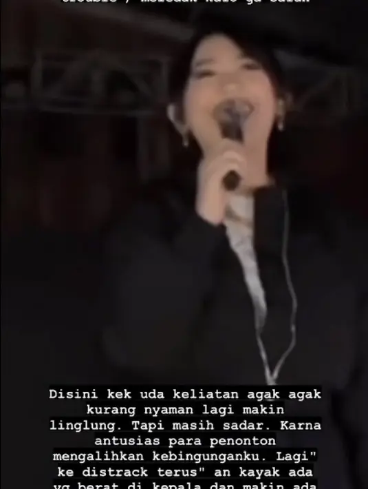 Hingga akhirnya momen manggung pun tiba. Ada kejadian tak terduga yang dialaminya malam itu. [Instagram/happy_asmara77]