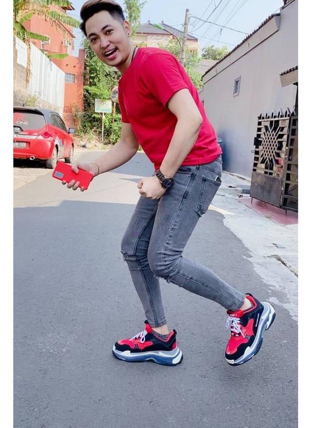 6 Potret Irwan Dangdut Academy 2 saat di Luar Panggung, Curi Perhatian