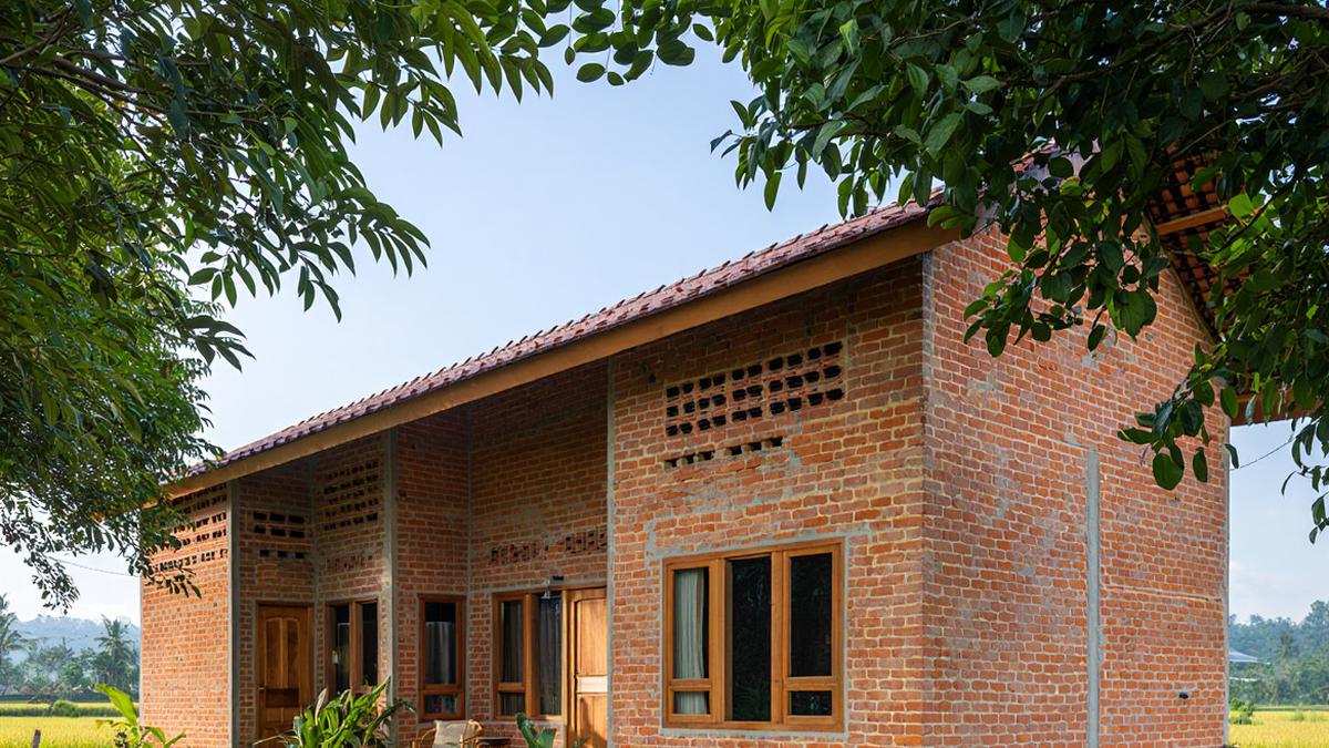 9 Model Rumah Sederhana dengan Suasana Tenang Pedesaan Cocok untuk Slow Living Lansia