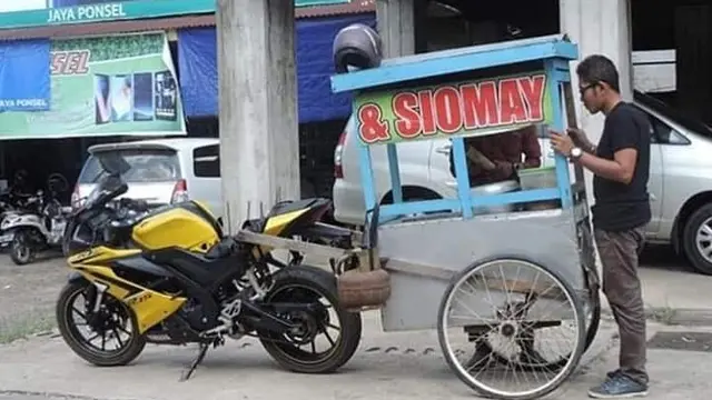 7 Potret Tingkah Kocak Pengendara Motor Ini Bikin Geleng-Geleng Kepala