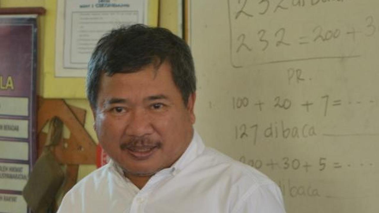 Bupati Garut Rudy Gunawan selepas memberikan penjelasan kepada awak media di Garut, Jawa Barat.