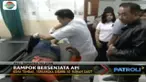 Dalam aksinya, mereka mengancam korban dengan senjata api rakitan.