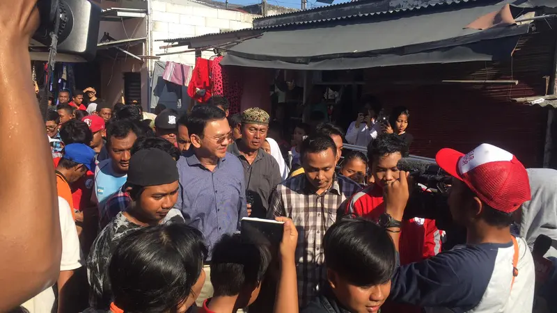 Ahok Kaget Dikepung Warga Usai Menjenguk Ibu yang Lumpuh