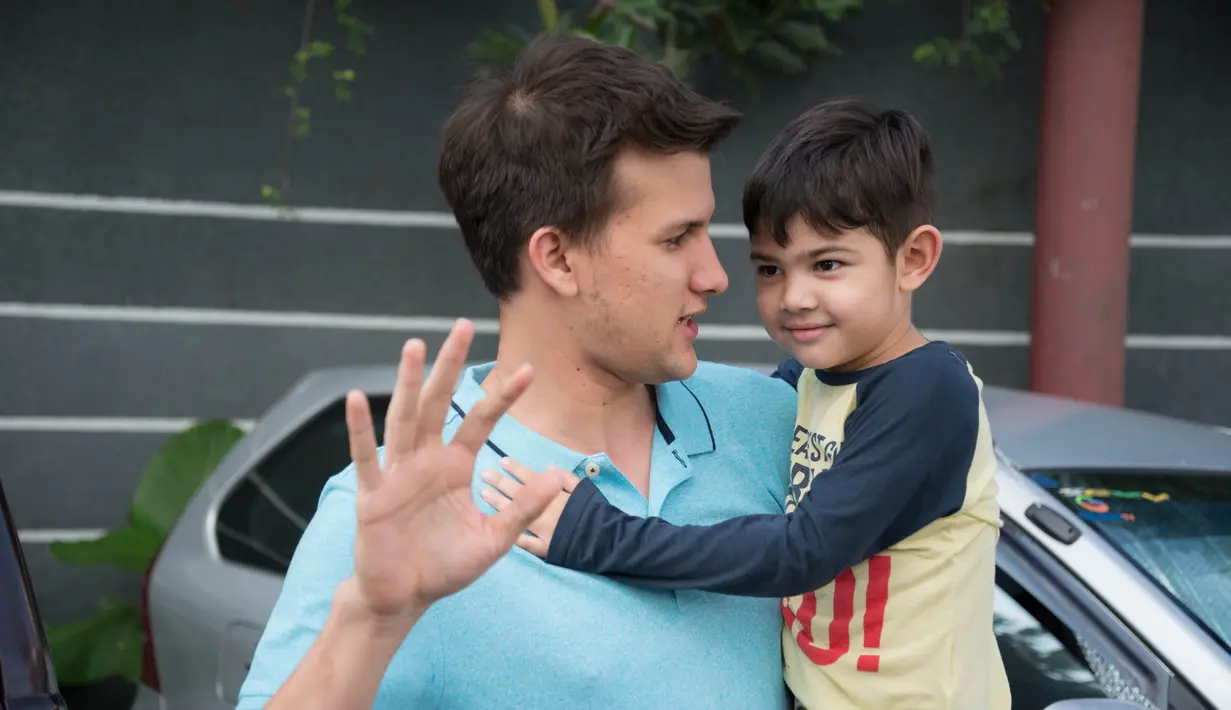 Coba tebak, apa yang sedang mereka bicarakan! (Foto: Desmond Manullang)