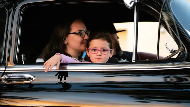 Ilustrasi anak di perjalanan