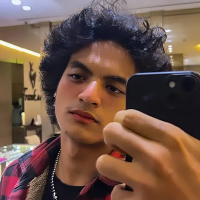 7 Potret Vadel Pacar Baru Laura Meizani Putri Nikita Mirzani, Jadi Sorotan