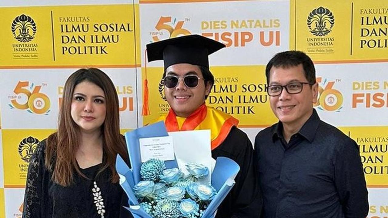 Potret Salva bersama dengan ayah dan ibu kandungnya (Sumber: Instagram/wishnutama)