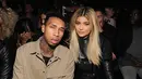 Pasangan kekasih Kylie Jenner dan Tyga menjadi salah satu pihak yang cemas dengan kejadian perampokan yang menimpa Kim Kardashian, namun keduanya tetap ingin tampil mewah. (AFP/Bintang.com)